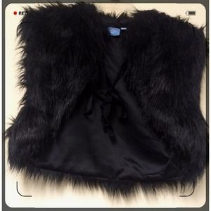 Simply Vera Wang Faux Fur Vest Style XL, NEWLY MARKED DOWN